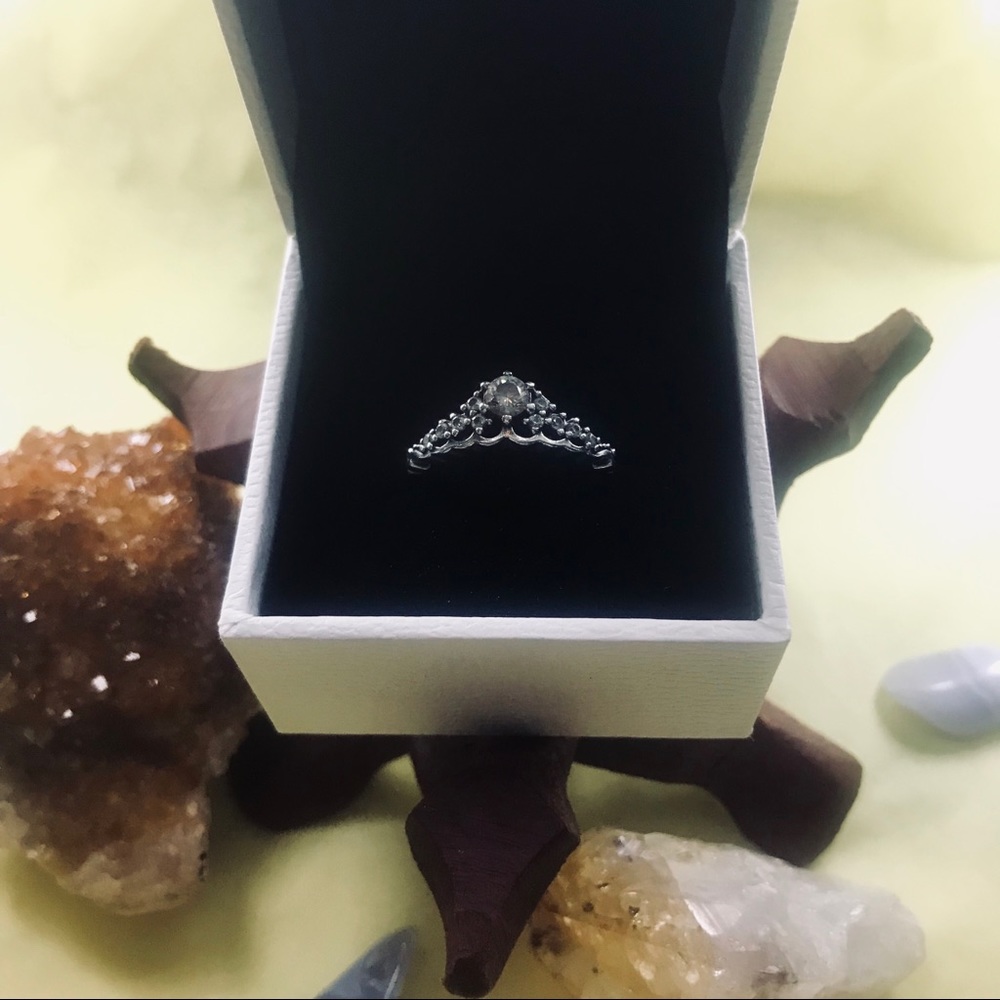 🧚🏼‍♀️Fairytale Tiara Pandora Ring🧚🏼‍♀️
